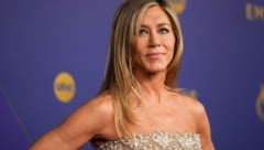 Jennifer Aniston soll, nachdem ihr Stalker mit einem Auto das Tor ihrer Villa gerammt hatte, ...