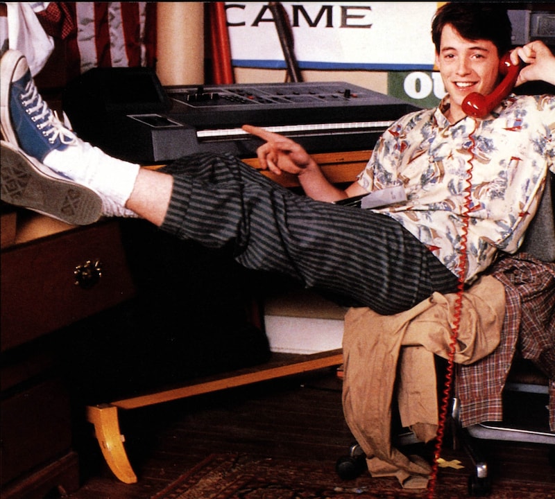 Ferris(Matthew Broderick) hat keinen Bock auf Schule ... (Bild: PARAMOUNT PICTURES / Mary Evans / picturedesk.com)