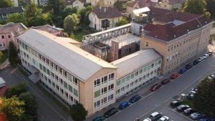 Gefahr in Verzug herrscht an der Mittelschule in Bruck an der Mur. (Bild: Stadt Bruck)