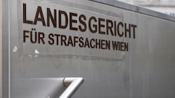 Zwei Kroaten wurden laut Anklage nach Wien gelockt, gefesselt und misshandelt, um eine Million ...
