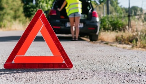 Nicht in allen europäischen Ländern gelten die gleichen Regeln, was die Grundausstattung für Fahrzeuge betrifft. (Bild: Jorge - stock.adobe.com)