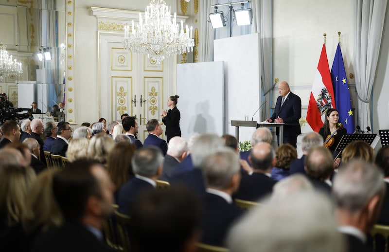 Den 8. Mai 1945 nannte Stocker eine „entscheidende Zäsur in der Geschichte Österreichs“, er sei Voraussetzung gewesen für die Entstehung der freien und unabhängigen Zweiten Republik. (Bild: APA/ANDY WENZEL)