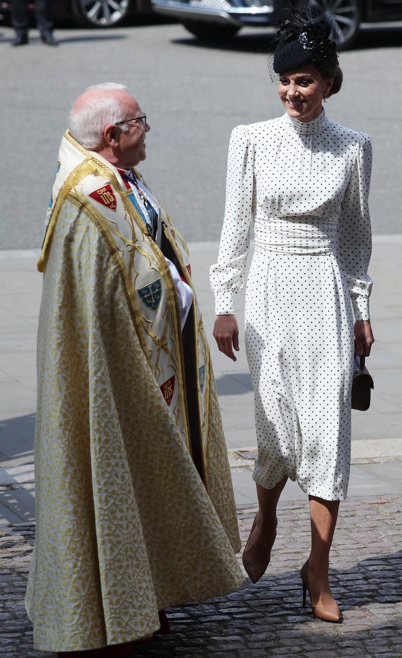 Prinzessin Kate bei ihrer Ankunft (Bild: EPA/NEIL HALL)