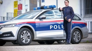 Die erste Bezirkspolizeikommandantin Petra Schmied hat das Zepter über sieben Dienststellen und 90 Polizisten in der Hand. (Bild: Horst Einöder/Flashpictures)