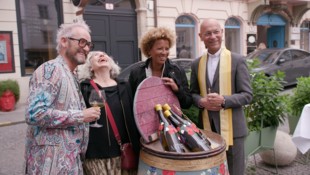 Franz-Josef Baur, Brigitte Karner, Arabella Kiesbauer und Toni Faber (Bild: krone.tv)