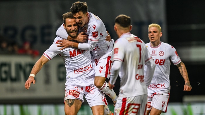 Im ersten Spiel im Ländle traf Daniel Maderner (li.) zur Führung – beim Heimsieg vor knapp einem Monat netzte der Stürmer vom Punkt zum 1:0-Erfolg.