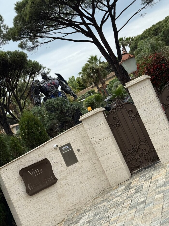 Ein Blick auf die Villa Geissini.