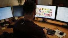 45-Jähriger überwies ein Vermögen an vermeintliche Ermittler, die ihn unter Druck setzten ...