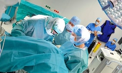 Lange Wartezeiten auf Operationen zermürben viele Patienten.