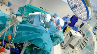 Lange Wartezeiten auf Operationen zermürben viele Patienten.