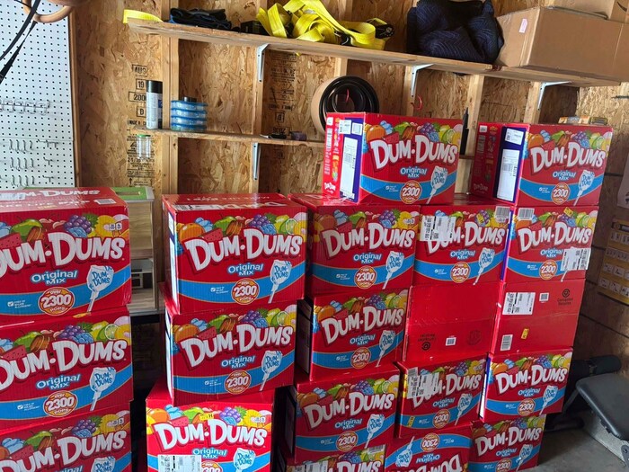 Insgesamt 70.000 Lutscher bestellte der 8-Jährige über das Smartphone seiner Mutter.