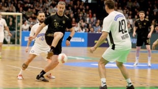 Stefan Maierhofer (Mitte; hier bei einem Legenden-Turnier im Einsatz) gibt sein Comeback als Spieler. (Bild: GEPA)