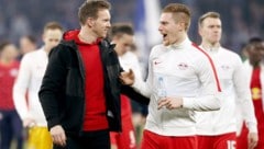 Marcel Halstenberg (re.; hier im Gespräch mit Julian Nagelsmann) beendet seine Karriere und ...