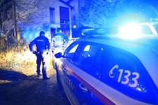 Die Betrüger versuchten, der schockierten Frau 100.000 Euro herauszulocken.