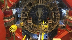 Im CERN wird Kernforschung betrieben.