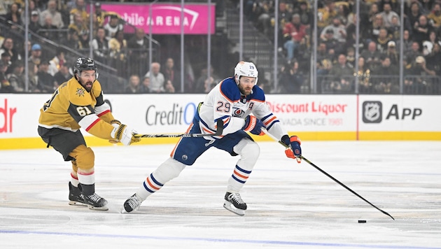 Leon Draisaitl (re.) (Bild: AFP/CANDICE WARD)