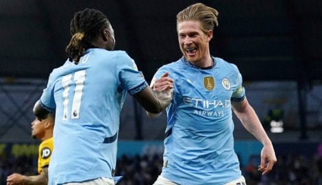 Kann Manchester City heute wieder jubeln? (Bild: AP/Martin Rickett)