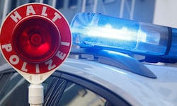 Nach der Anhaltung wurde das Auto des jungen Mannes sichergestellt.