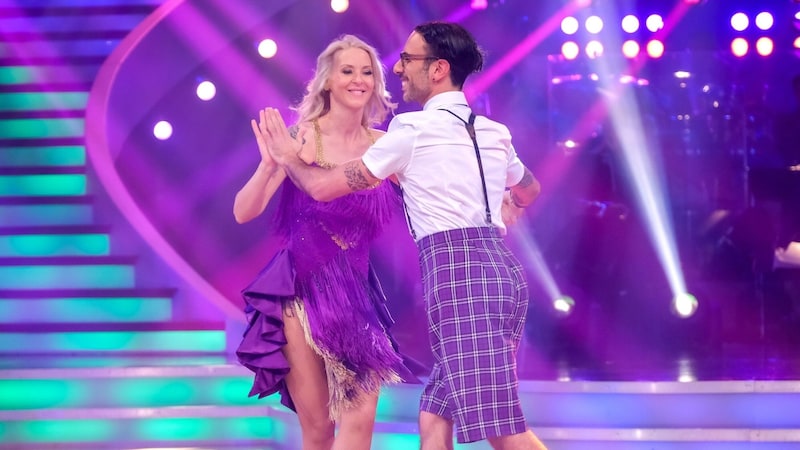 Der Samba von Simone Lugner kam bei der Jury nicht so gut wie der erste Tanz an. (Bild: ORF/Hans Leitner)