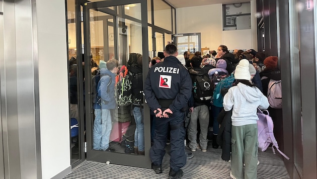 Erst am Donnerstag gingen in Schulen wieder Bombendrohungen ein (Symbolbild) (Bild: Constantin Handl)