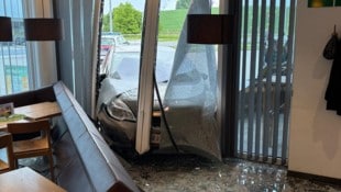 Wie durch ein Wunder wurde niemand verletzt (Bild: FF Meggenhofen)