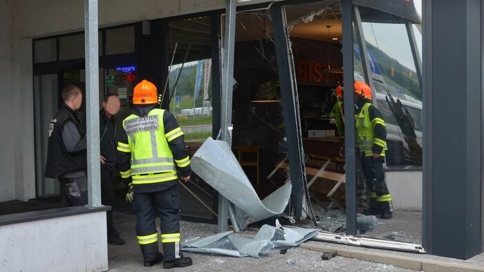 Die Außenfassade wurde erheblich beschädigt