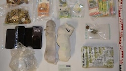 Kiloweise Suchtgift und Bargeld konnte die Polizei sicherstellen.