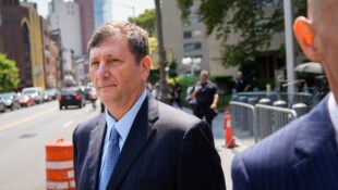 Zusammen mit weiteren Führungskräften hatte Mashinsky mehr als vier Milliarden Dollar an ...