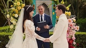 Anna und Julian Robosch wurden von Vizekanzler Andreas Babler in Sevilla getraut. (Bild: Juan Luis Morilla)