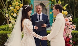 Anna und Julian Robosch wurden von Vizekanzler Andreas Babler in Sevilla getraut.