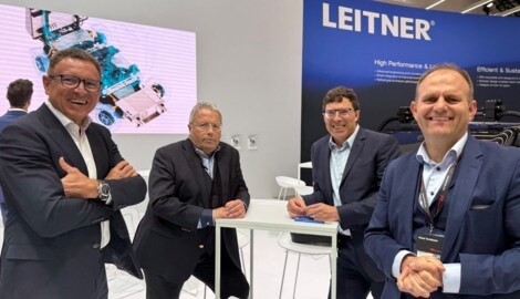 HTI-Vorstandschef Anton Seeber (2. v. re.) mit Martin Leitner (Fa. Leitner), Seilbahnsprecher Franz Hörl und Klaus Tonhäuser (v. li.) (Bild: HTI Gruppe/KHZ)