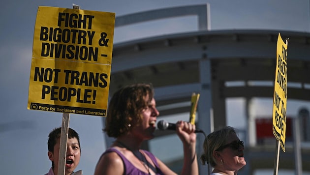 Protest gegen Trumps Politik vor dem Kennedy Center in Washington
