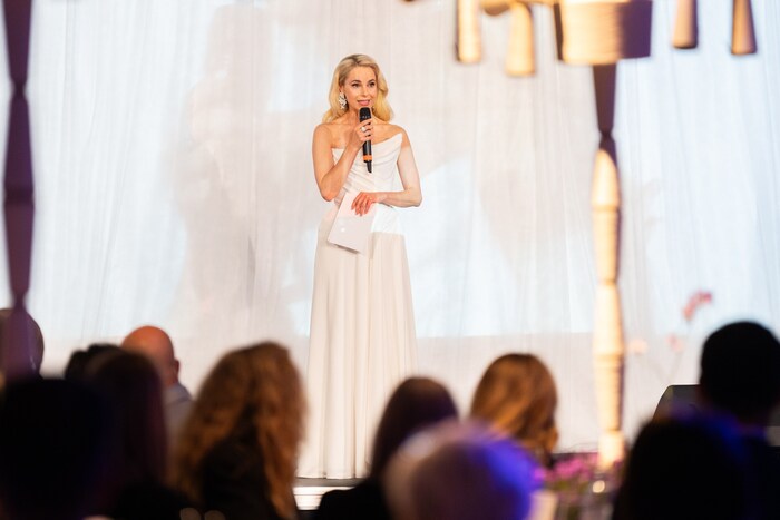 Durch den festlichen Abend führte Moderatorin Silvia Schneider.