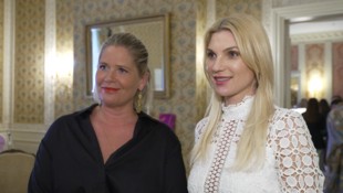 Gründerinnen Astrid Hogl-Kräuter und Beate Rothmund im Gespräch mit krone.tv über ihr Konzept. (Bild: krone.tv)