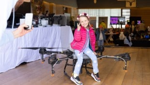 Beim Drohnenfestival in Anras ist für Groß und Klein etwas geboten. (Bild: Julian Kollreider)