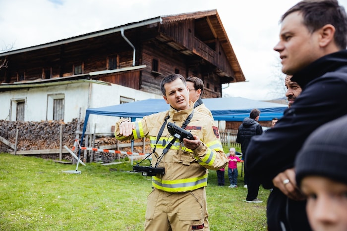 Zuseher erhalten Einblicke in die verschiedenen Einsatzgebiete der Drohnen
