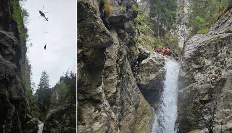 Die Bergretter und Crew des Notarzthubschraubers bereiteten im Bach die Taubergung vor (rechts), dann flog der Heli das Mädchen aus der Schlucht. (Bild: Bergrettung Imst)