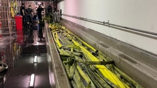 Nach drei Tagen voller Einsätze mussten im Anschluss rund 100 Schläuche gewaschen, geprüft und getrocknet werden. (Bild: BFKDO Wiener Neustadt)
