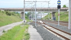 Von hier aus wird die zirka 1000 Meter lange Schleife zum alten Bahnhof führen. (Bild: Evelyn Hronek)