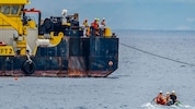Am Freitag ist ein Taucher bei der Bergung der Luxusjacht „Bayesian“ bei Palermo gestorben. (Bild: AP/Salvatore Cavalli)