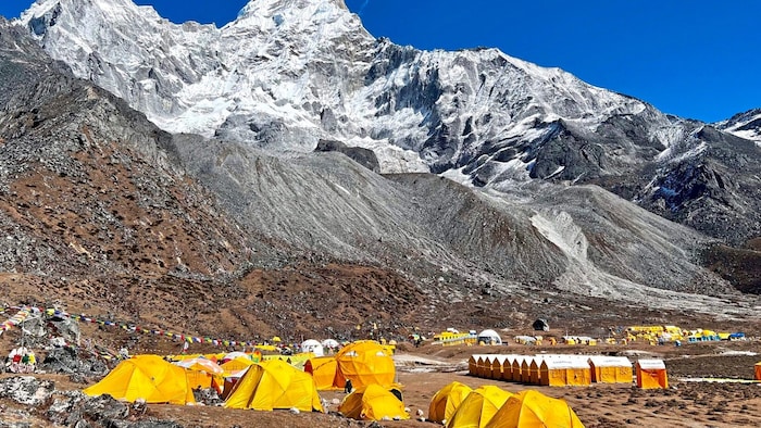 Ein Zeltlager am Mount Everest