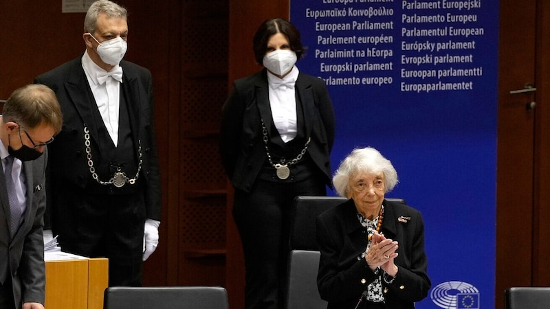 Die Holocaust-Überlebende sprach mit 100 Jahren noch im EU-Parlament. (Bild: AP/Virginia Mayo)