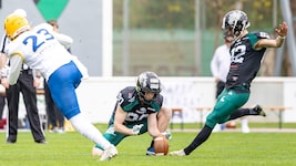 Thorsten Tannert (re.) kickt für die Danube Dragons in der Austrian Football League (Bild: Manfred Szieber)