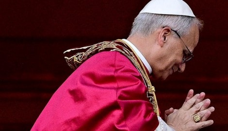 Leo XIV. während seines ersten Auftritts als frisch gewählter Papst. (Bild: AFP/TIZIANA FABI)