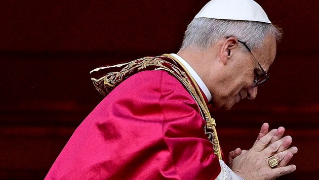 Leo XIV. während seines ersten Auftritts als frisch gewählter Papst. (Bild: AFP/TIZIANA FABI)