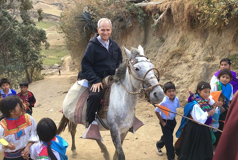 Archivaufnahme aus Robert Prevosts Zeit in Peru (Bild: AFP/ERNESTO BENAVIDES)