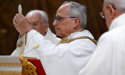 Papst Leo XIV. bei der Zelebrierung seiner ersten Messe als Oberhirte