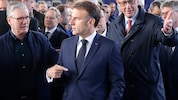 Starmer, Macron und Merz bei ihrer Ankunft am Bahnhof in Kiew  (Bild: EPA/LUDOVIC MARIN / POOL)