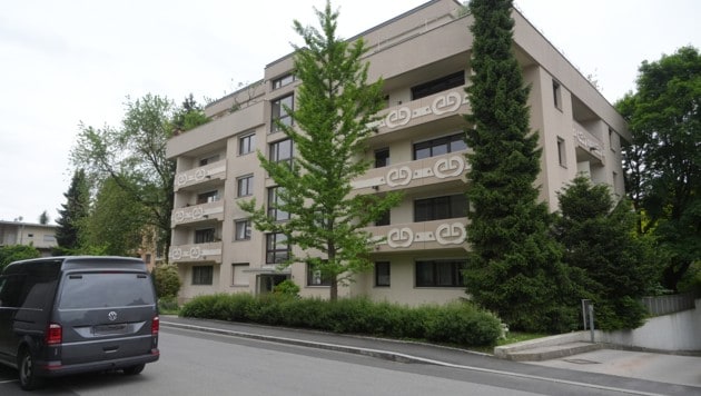 Im Innenhof dieses Mehrparteienhauses kam es zur Bluttat. (Bild: Pail Sepp)