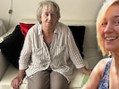 Jenni (re.), die Tochter von Brigitte Scharinger (li.), verschwand vor sieben Jahren spurlos. (Bild: Prewein Martina)